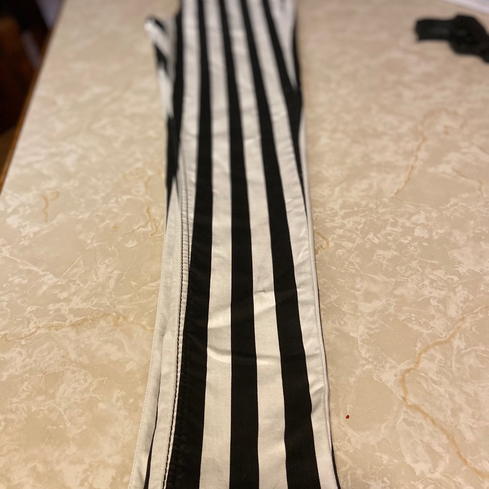 HOT TOPICS-Blackheart🌚🖤🎉💋 - Picture 8 of 10